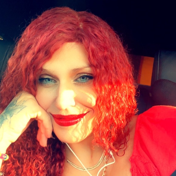 Meet your Posher, Bianca - Picture 7 of 16